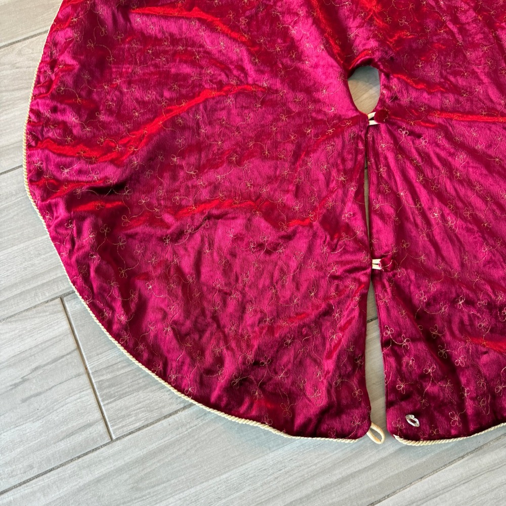 Christmas Tree Skirt Vintage 36in Red Velvet Gold Embroidered Floral - Picture 2 of 12
